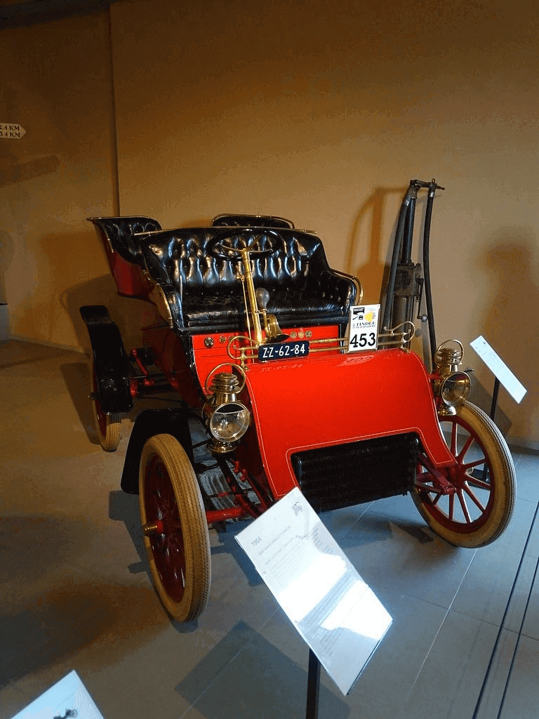 Early Ford car