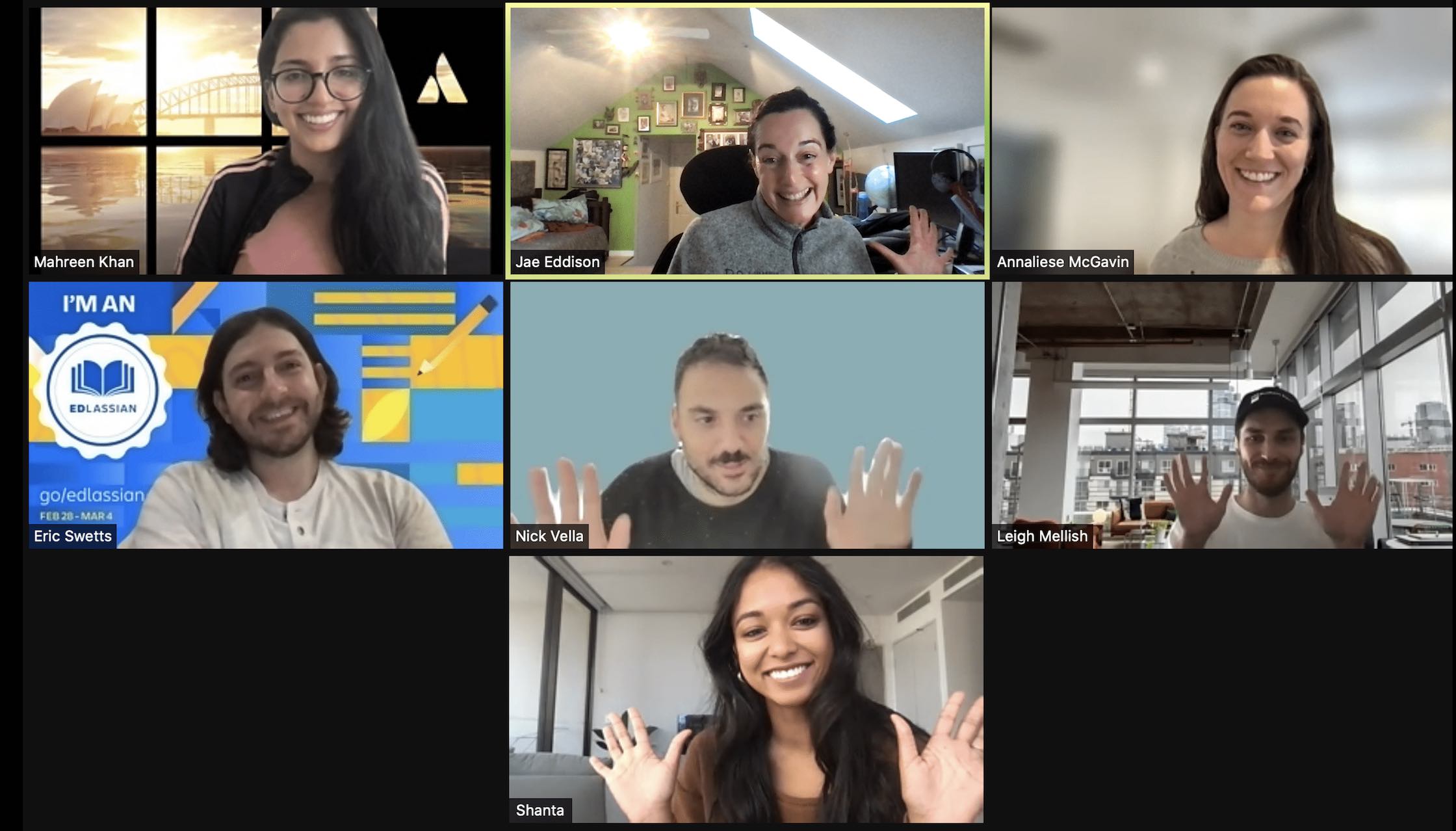 Équipe discutant sur Zoom