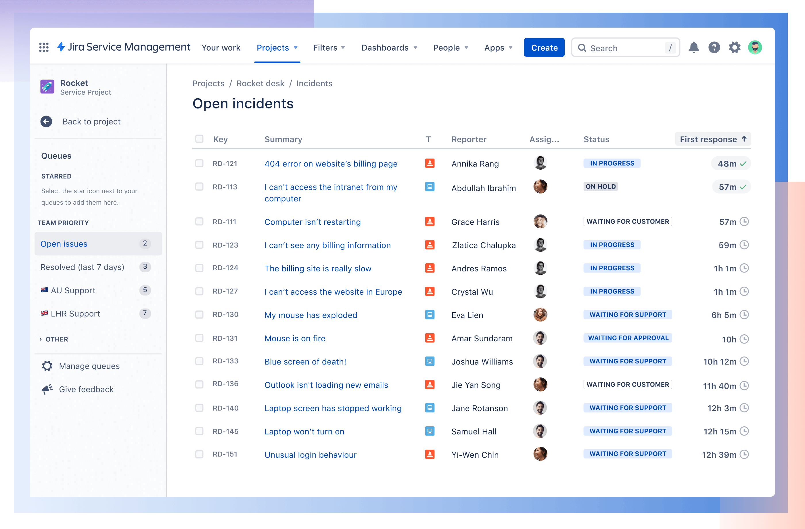 Widok otwartych incydentów z powiązanymi zgłoszeniami z systemu Jira w Jira Service Management