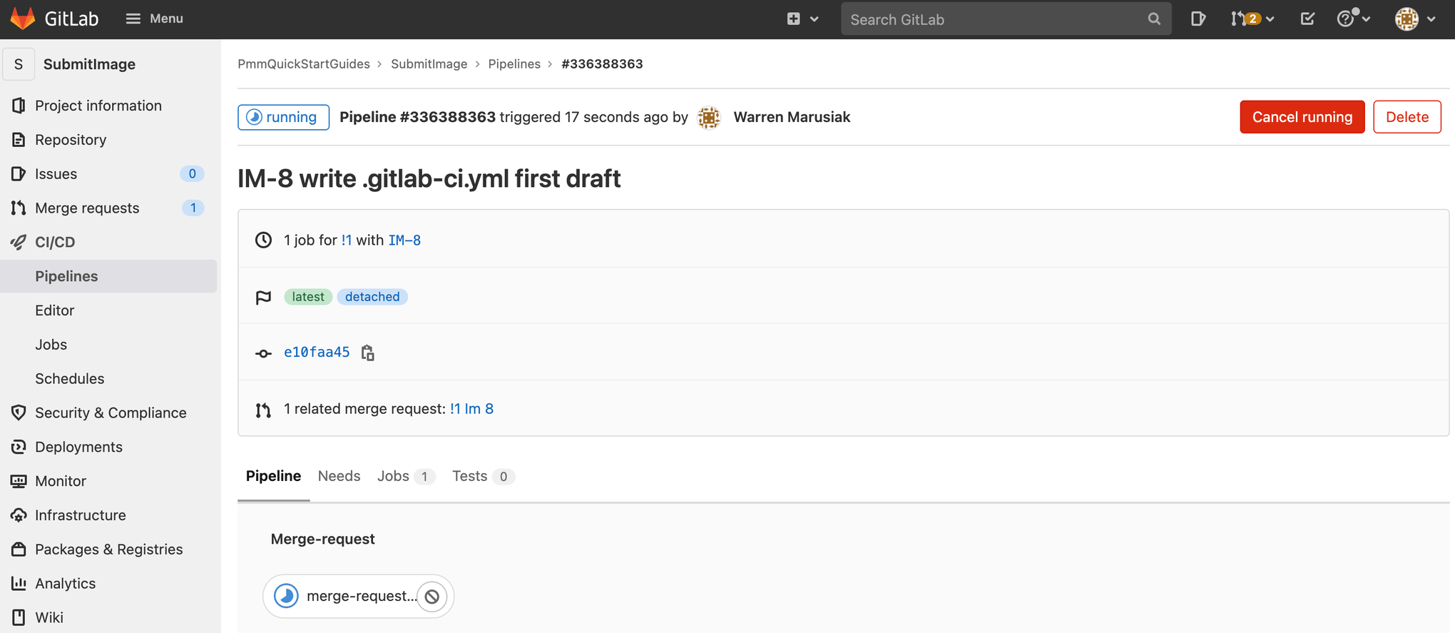 Capture d'écran d'une demande de merge en cours d'exécution dans GitLab